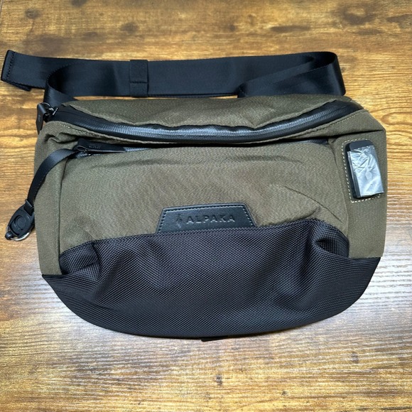 NWOT Alpaka Bravo X Sling V2 Bag Olive Green Crossbody Belt Bag Travel Business